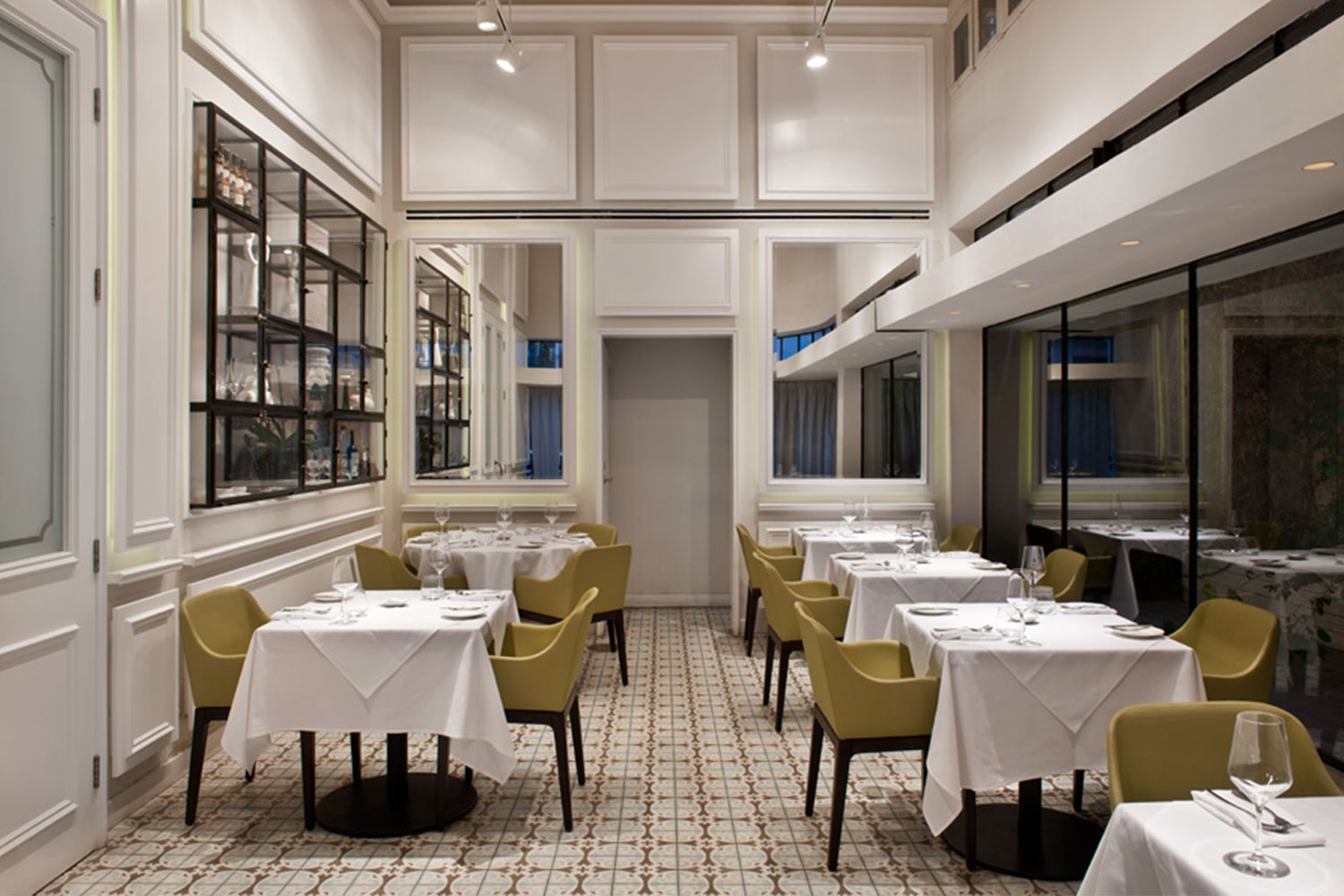 מסעדה של השף מאיר אדוני - בעיצובו של מיכאל אזולאי