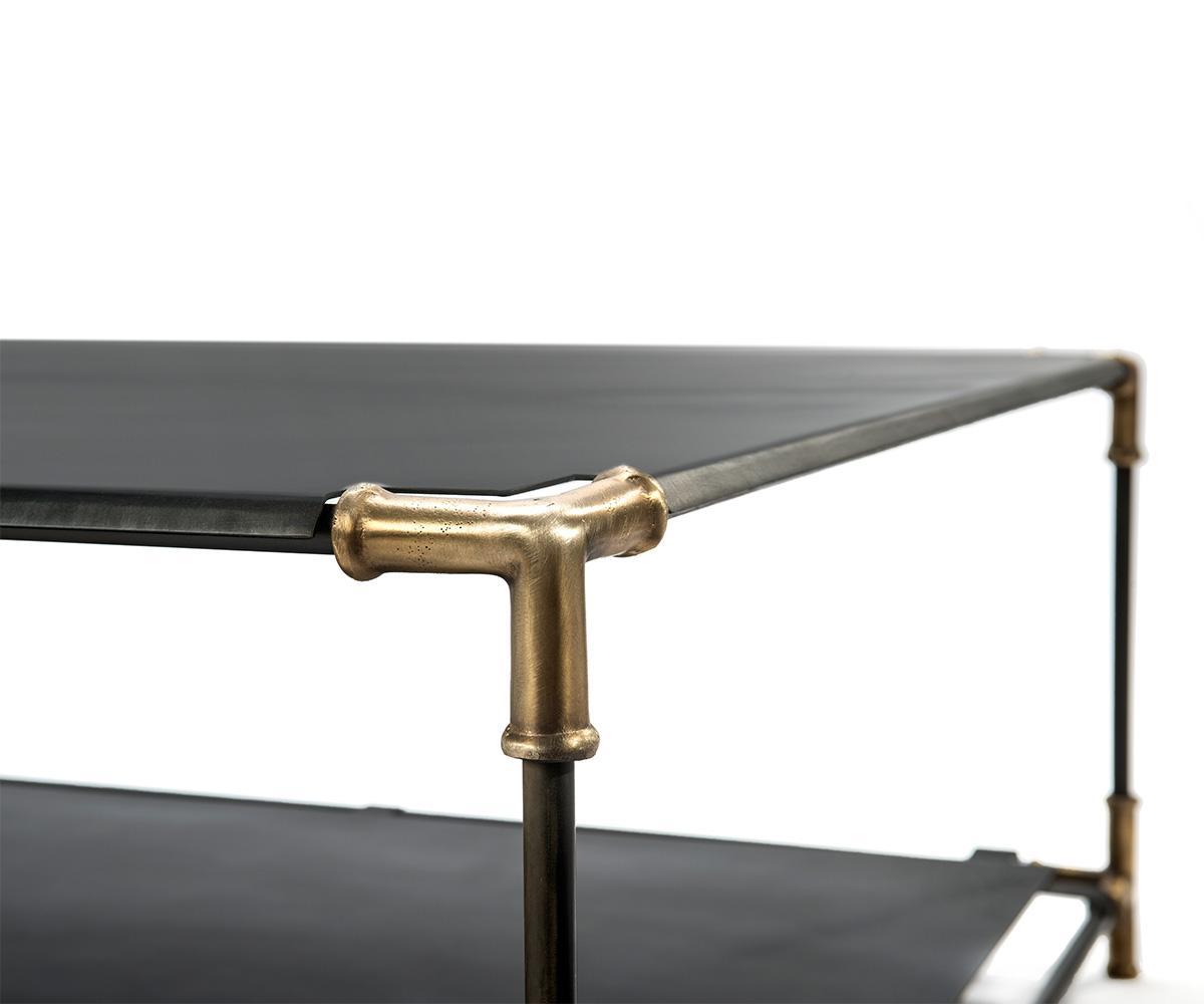 #3-025 שולחן ברזל בשילוב זוויות פליז מיציקה